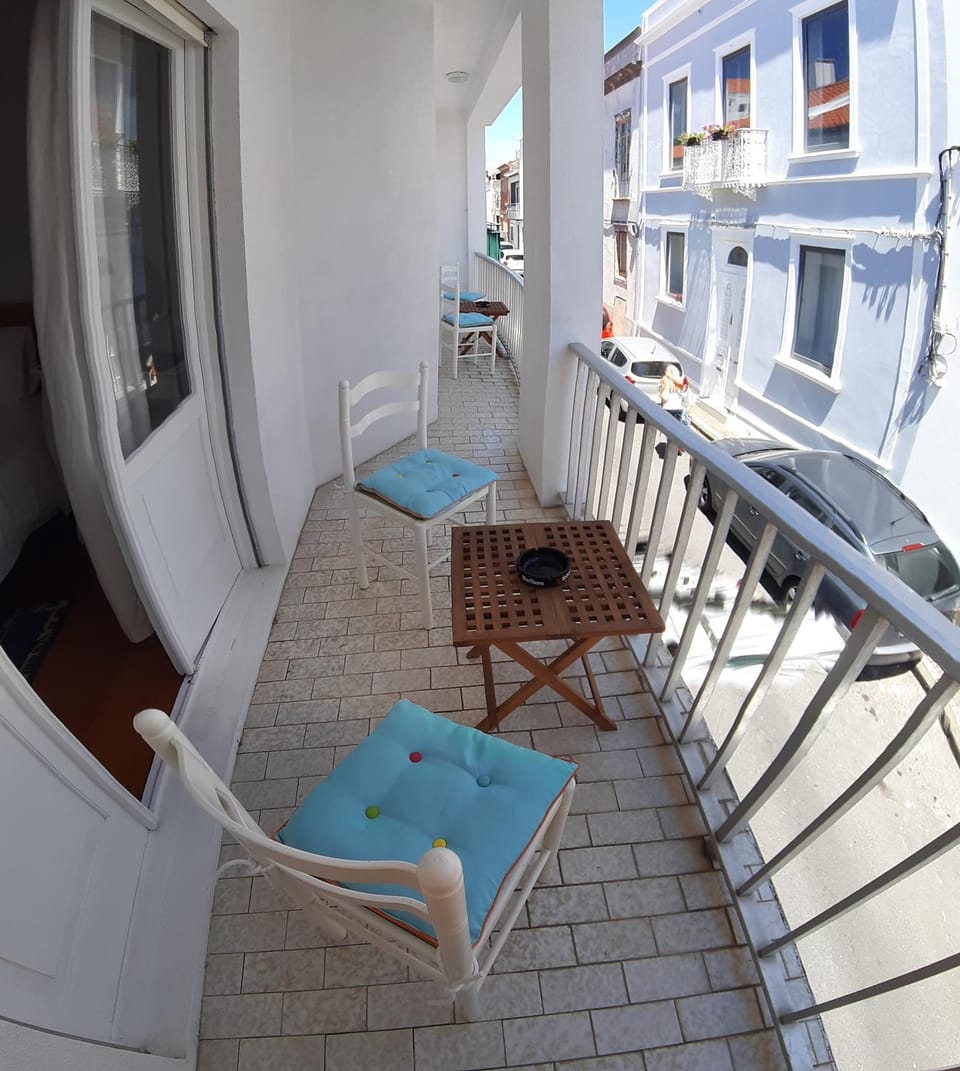 Balcony/Terrace, Street view