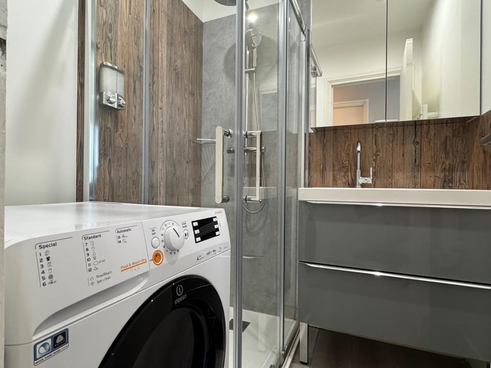 70m2 climatisé - Parking privé - Terrasse - 2 chambres - Lycée Roosevelt - Reims Arena Apartment in Reims