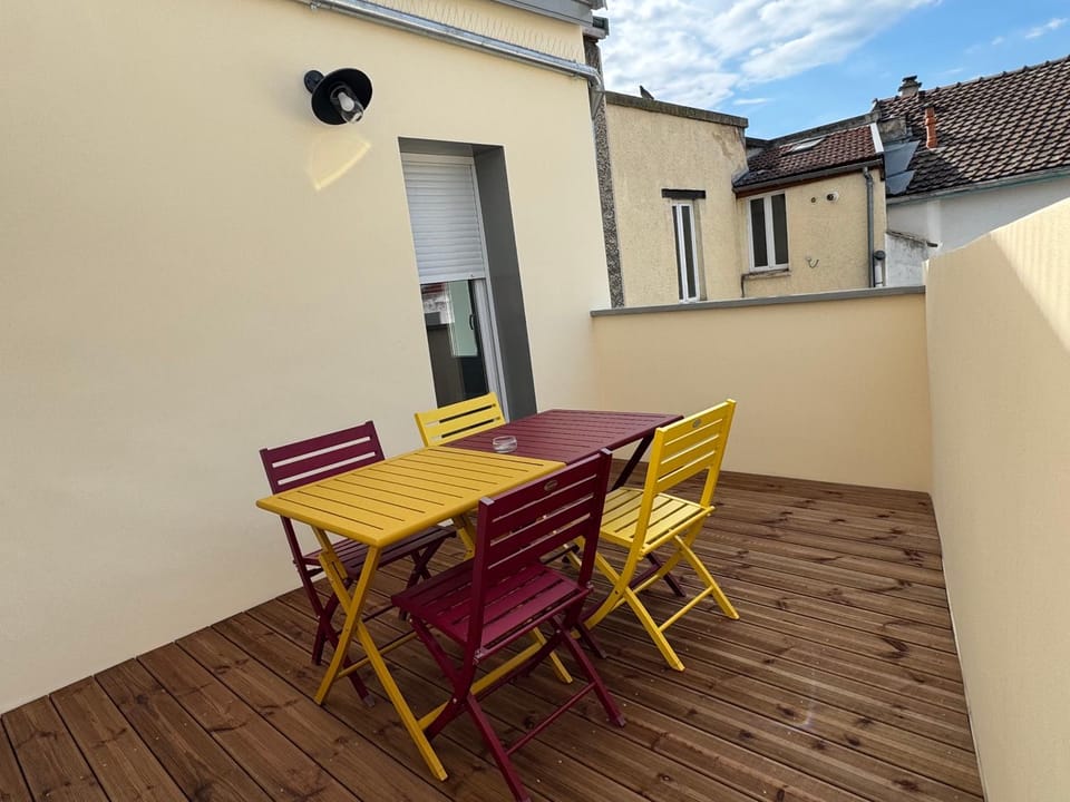 70m2 climatisé - Parking privé - Terrasse - 2 chambres - Lycée Roosevelt - Reims Arena Apartment in Reims