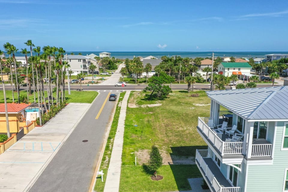 Endless Summer Oasis- Luxury 5br, heated pool, elevator, steps to ocean! House in Saint Augustine Beach