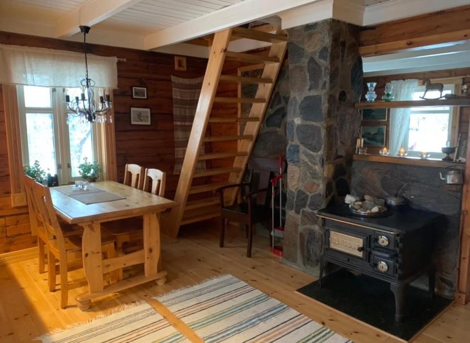 100 Years Old Norwegian Log House in Tromsø House in Troms Og Finnmark