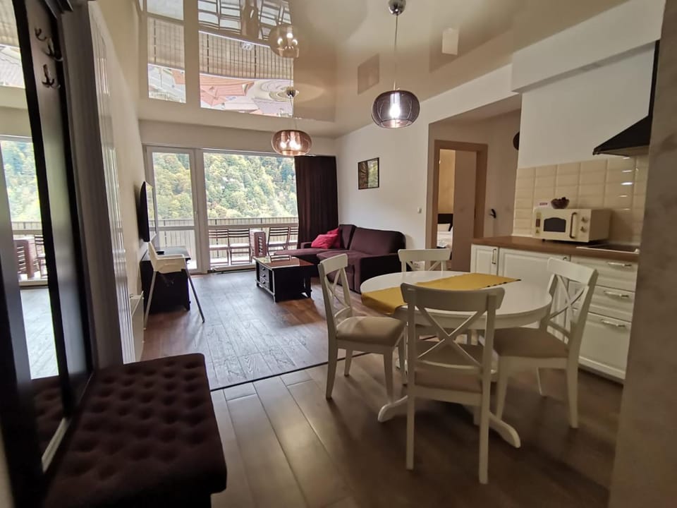 Living room, Dining area
