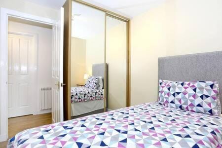 Edinburgh Apartment near University of Edinburgh - Elforma Apartment in Edinburgh