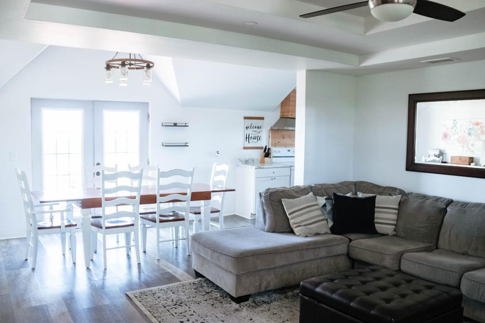 Living room, Dining area