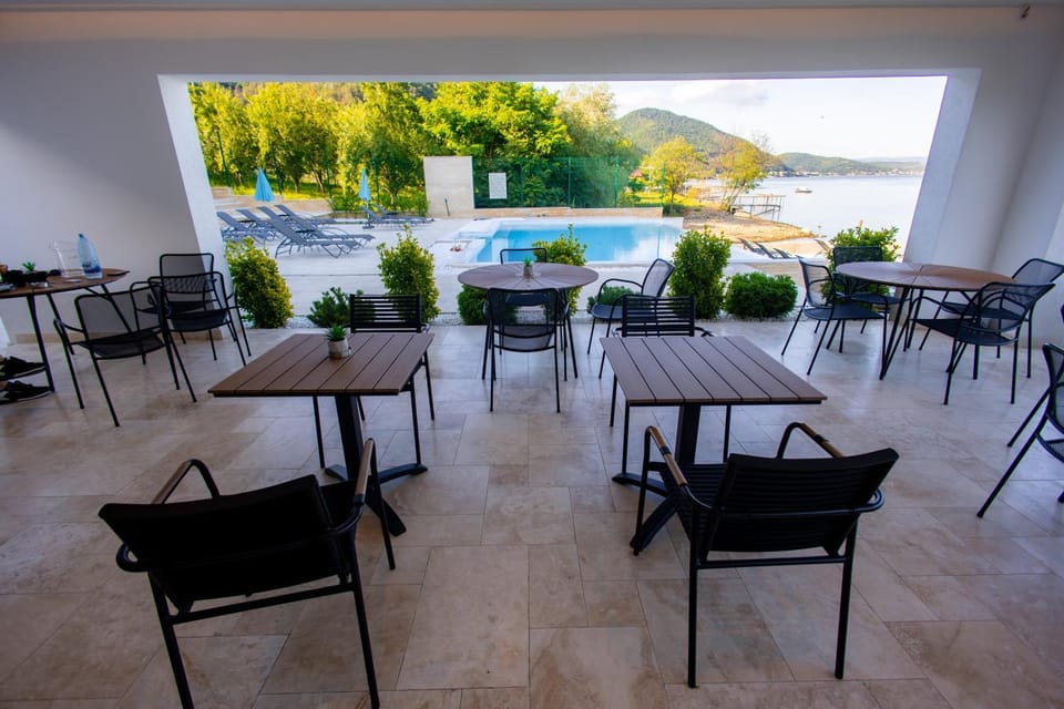 Balcony/Terrace, Swimming pool
