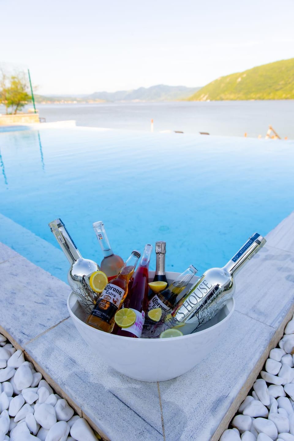 Lake view, Pool view, Swimming pool, Alcoholic drinks