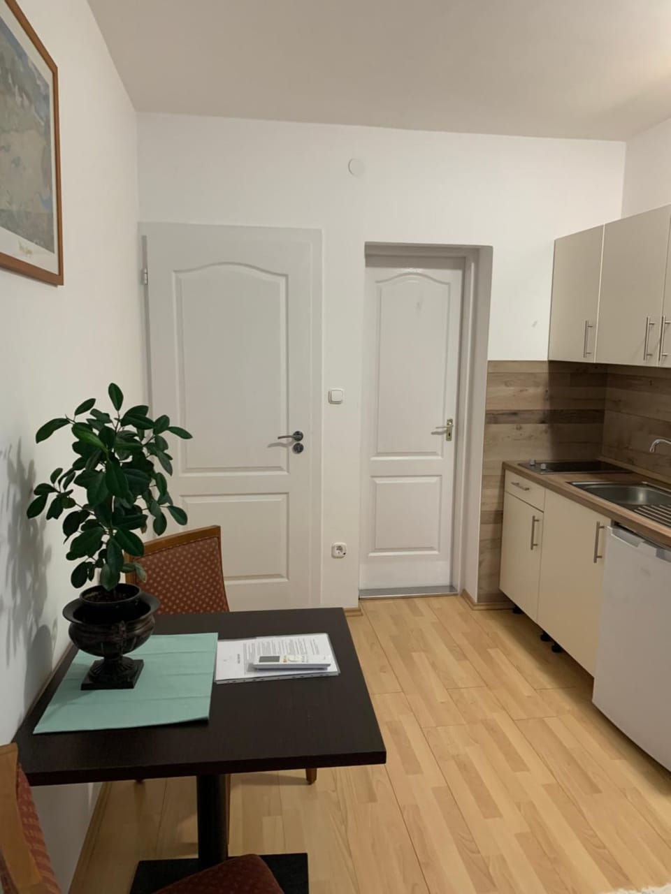 Kitchen or kitchenette, Living room, Dining area, Communal kitchen