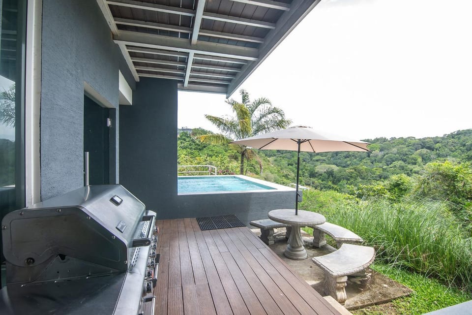 Luxury Villa #9 De Los Pájaros Villa in Playa Hermosa