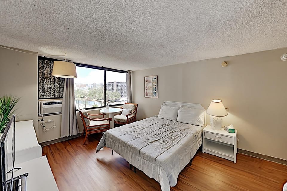 Delightful Hawaiian Monarch Studio Apartment in McCully-Moiliili