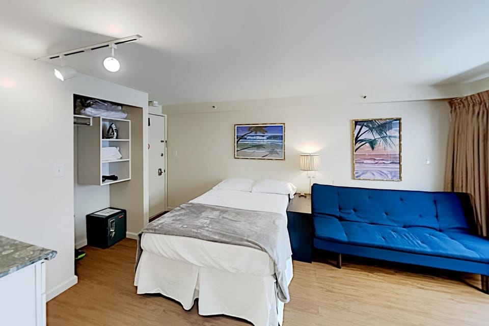 Cozy Kuhio Village Studio Apartment in Honolulu