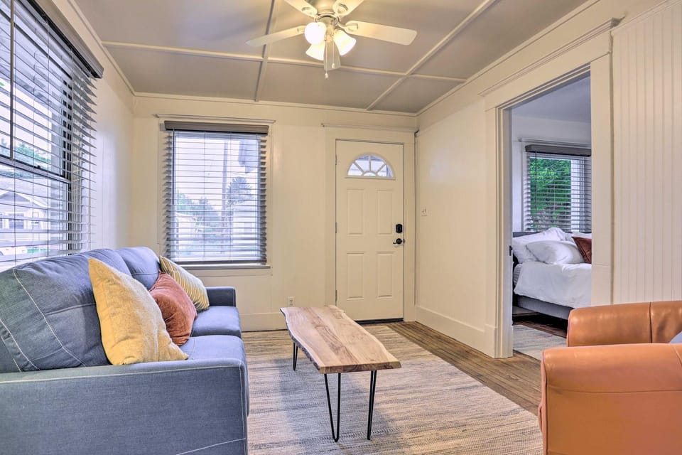 Pet-Friendly Baker City Escape with Private Yard! House in Baker City