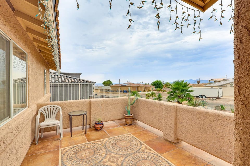 Grill & Dine Outside: Lake Havasu Home w/ Pool! House in Lake Havasu City
