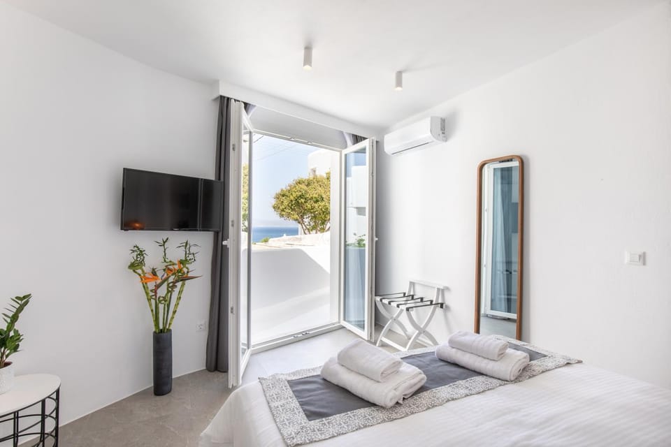 TV and multimedia, View (from property/room), Balcony/Terrace, Bedroom