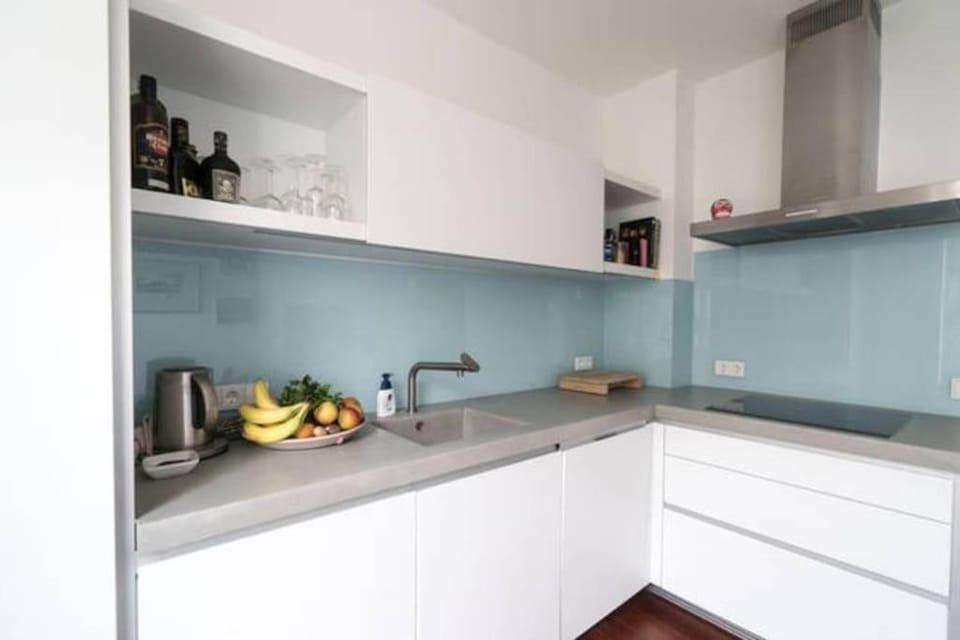 Coffee/tea facilities, Kitchen or kitchenette, pet friendly, stove