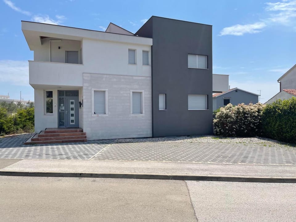 Property building, Parking
