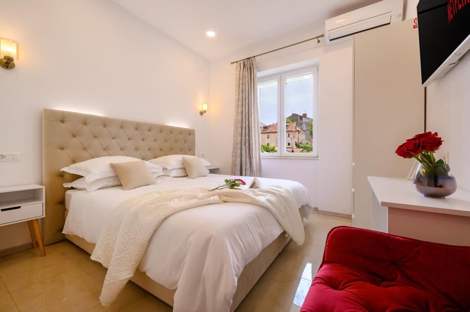 Summer breeze luxury rooms Bed and Breakfast in Split