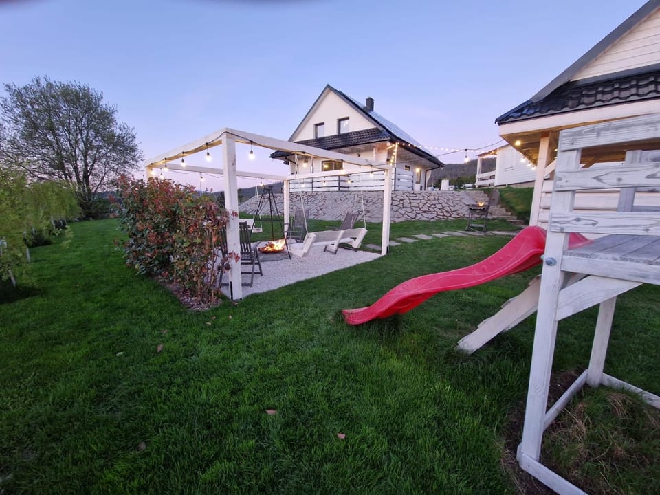 Rajska Chata w górach z Balią House in Poland