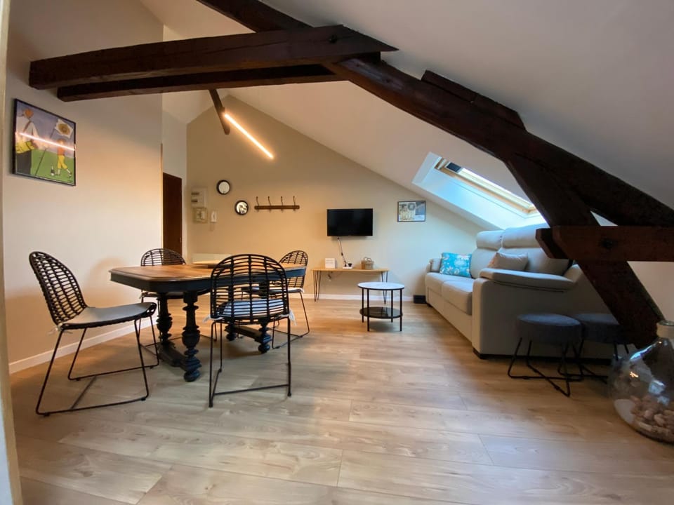 Living room, Dining area