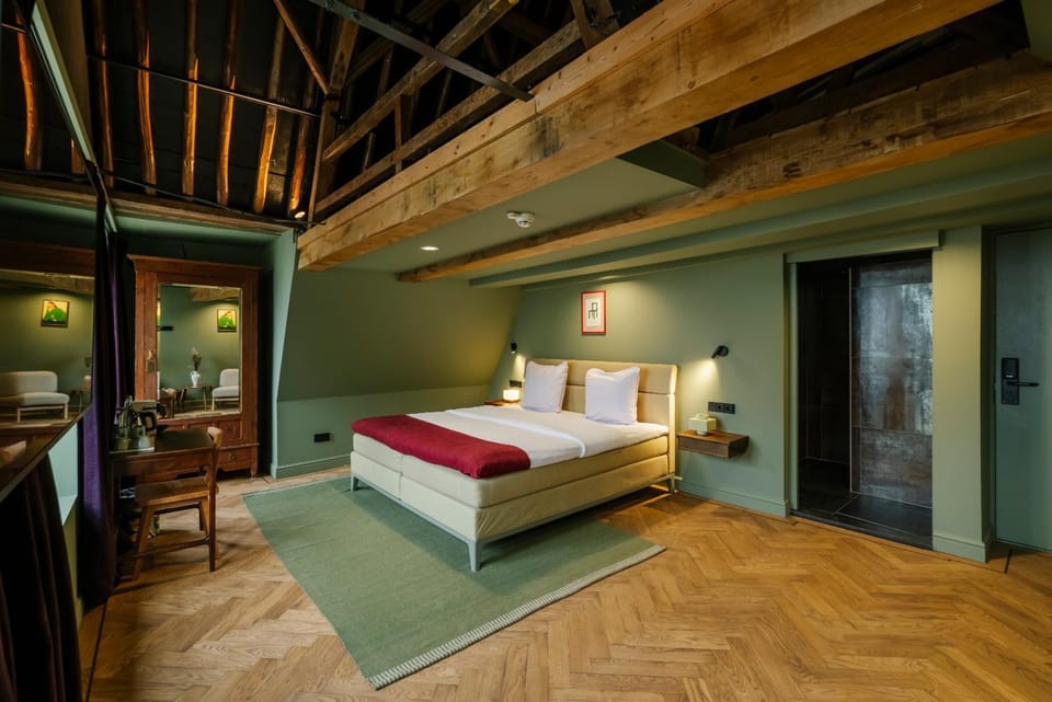 Bed, Bedroom