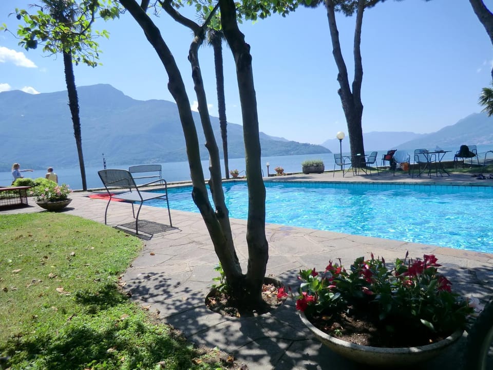 Swimming pool, Swimming pool