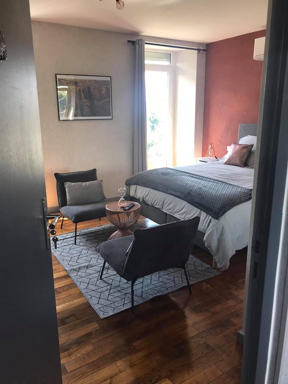 Photo of the whole room