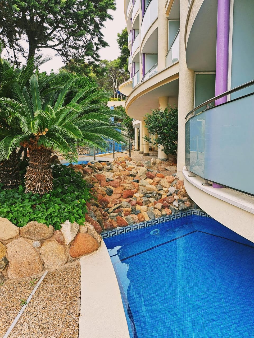 Swimming pool