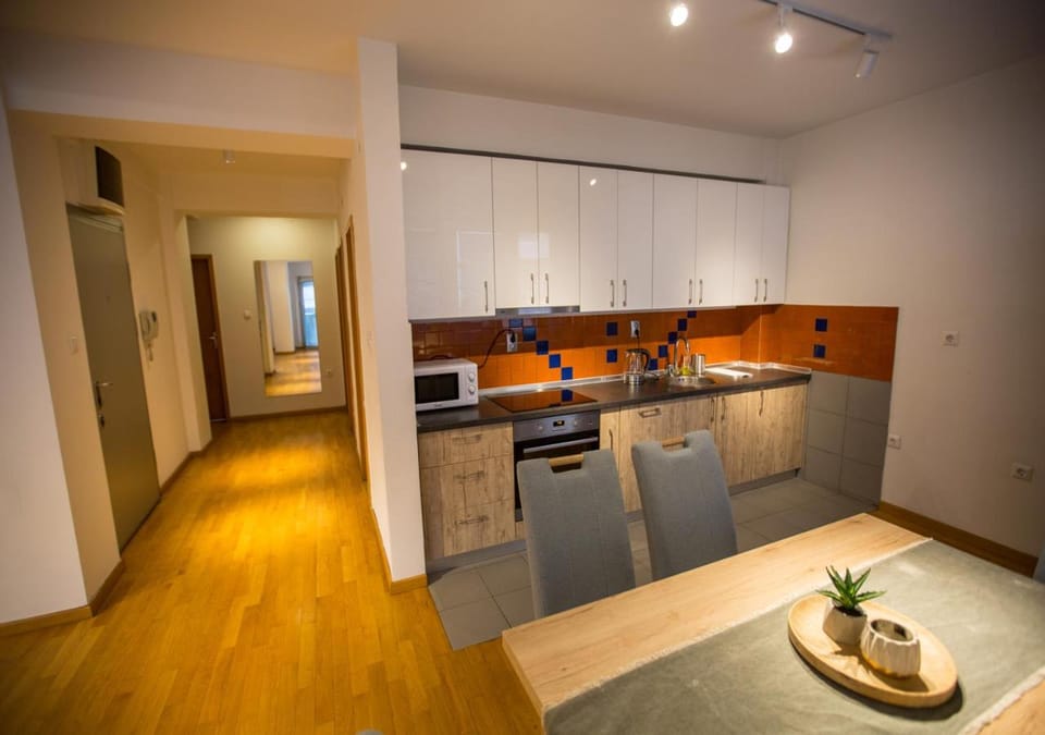 Kitchen or kitchenette, Dining area, kitchen
