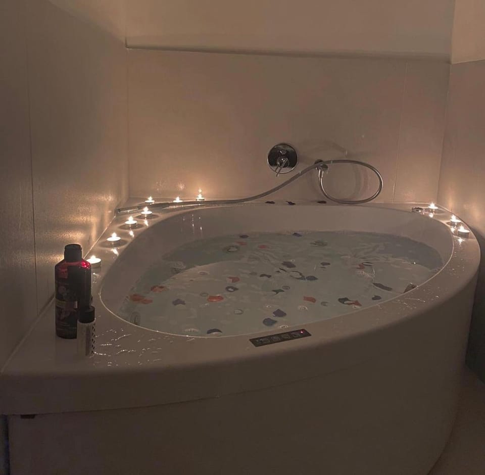 Hot Tub, Bathroom, Bath