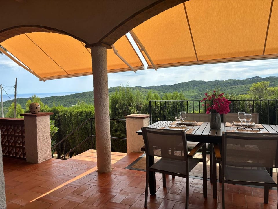 Natural landscape, Balcony/Terrace, Balcony/Terrace, Dining area, Mountain view, Sea view