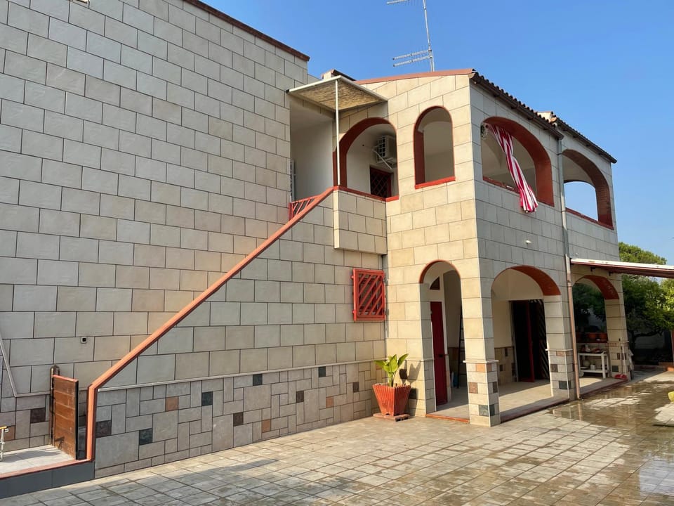 Property building, Facade/entrance