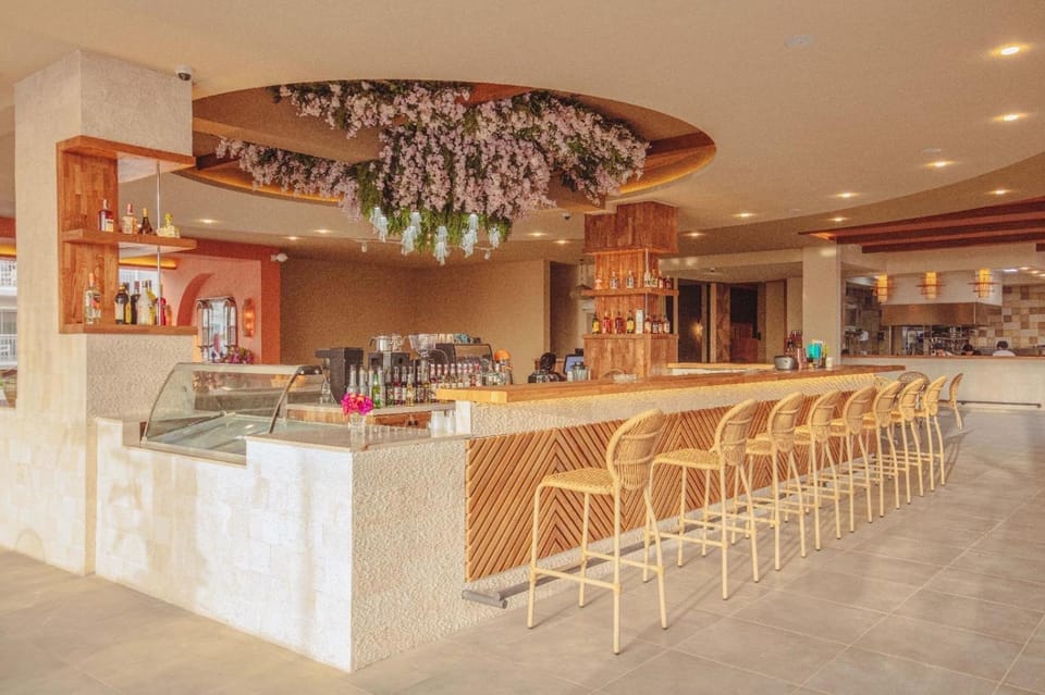 Lounge or bar
