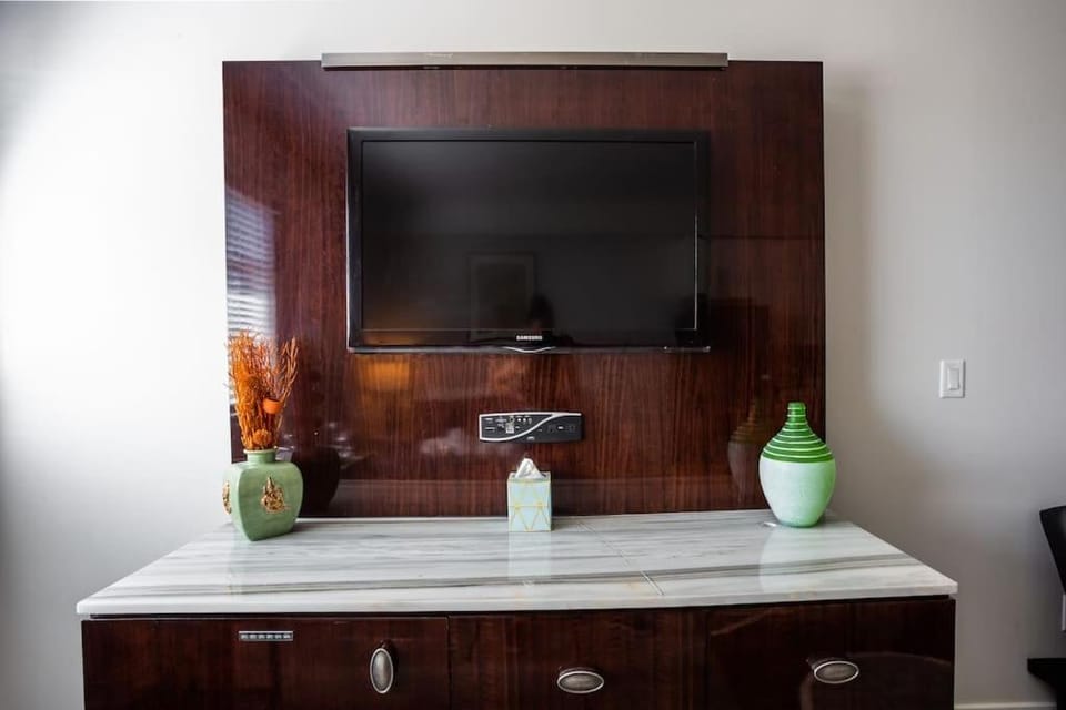 Lovely Studio w Full Kitchen in Heart of San Diego Apartment in San Diego