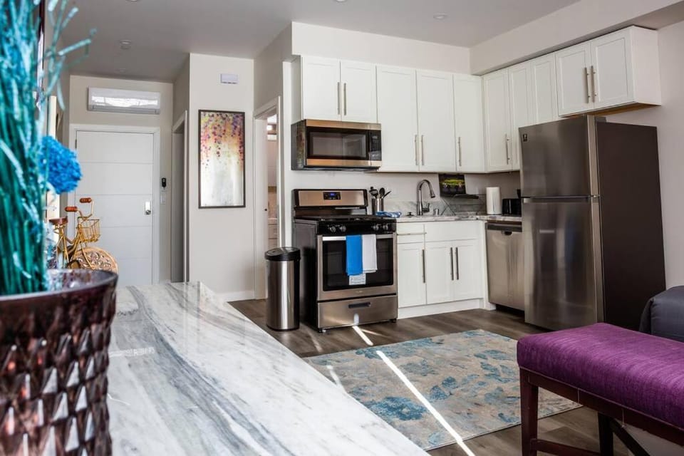 Luxurious Furnished Studio w Full Kitchen in SD Apartment in San Diego