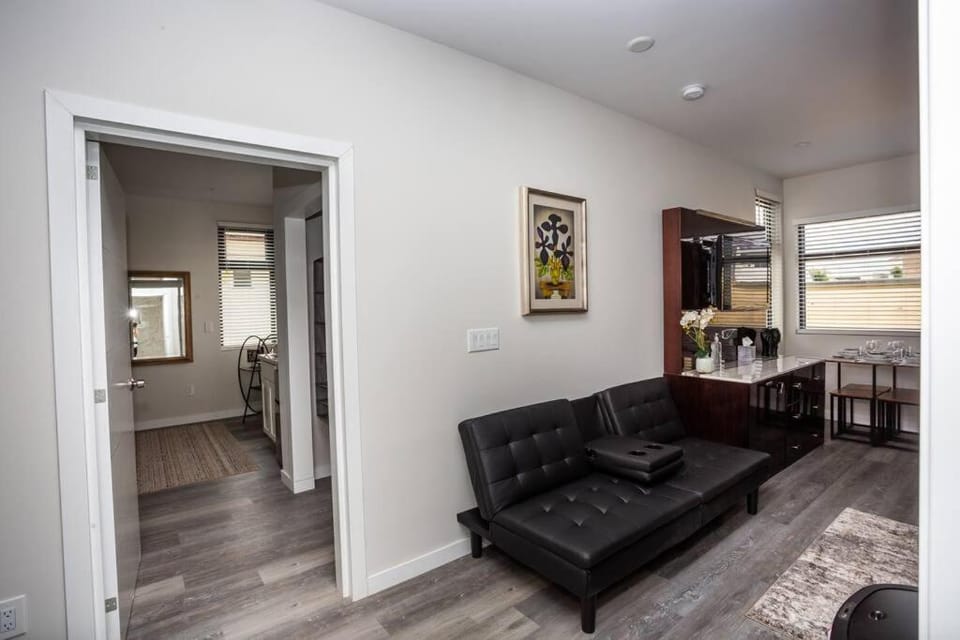 2 Bedroom, 2 Bathroom Detached Apt Max 7 Sleepers Apartment in San Diego