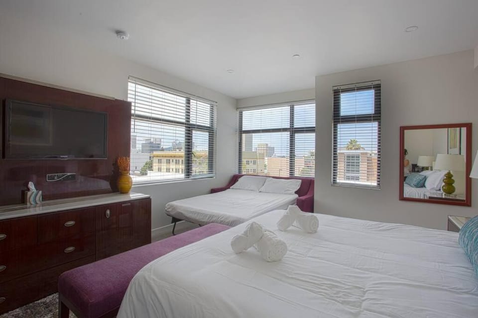 Downtown View 4 Sleepers Studio- Great for Getaway Inn in San Diego
