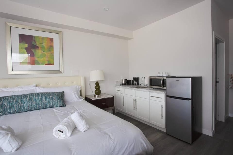Downtown View 4 Sleepers Studio- Great for Getaway Inn in San Diego