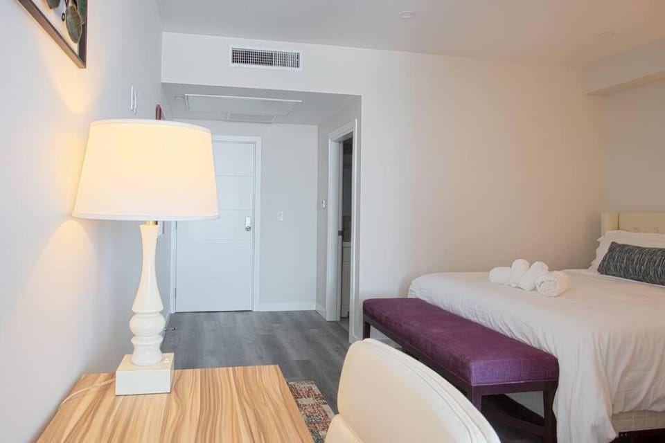 Spacious 1 Bedroom Apartment in Balboa Park Inn in San Diego