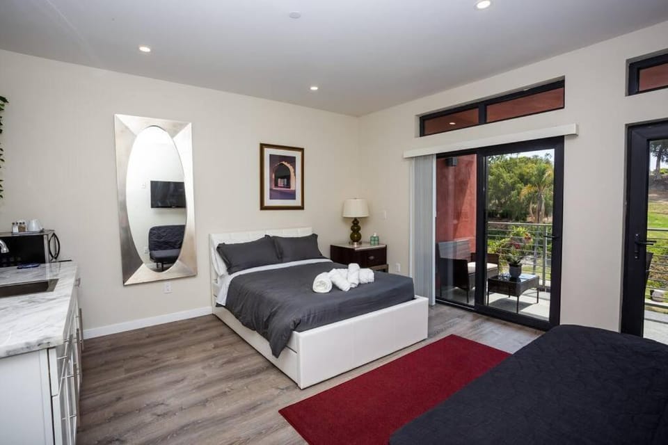 Steps to Balboa Park- Brand New Apt - Cozy Studio Inn in San Diego