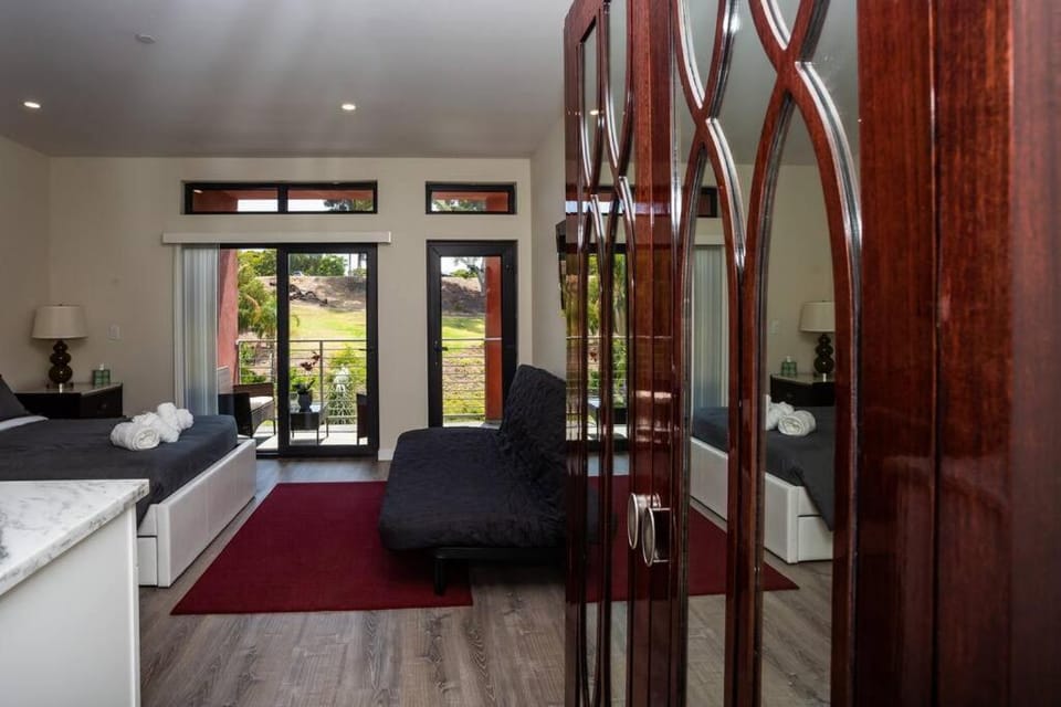 Steps to Balboa Park- Brand New Apt - Cozy Studio Inn in San Diego