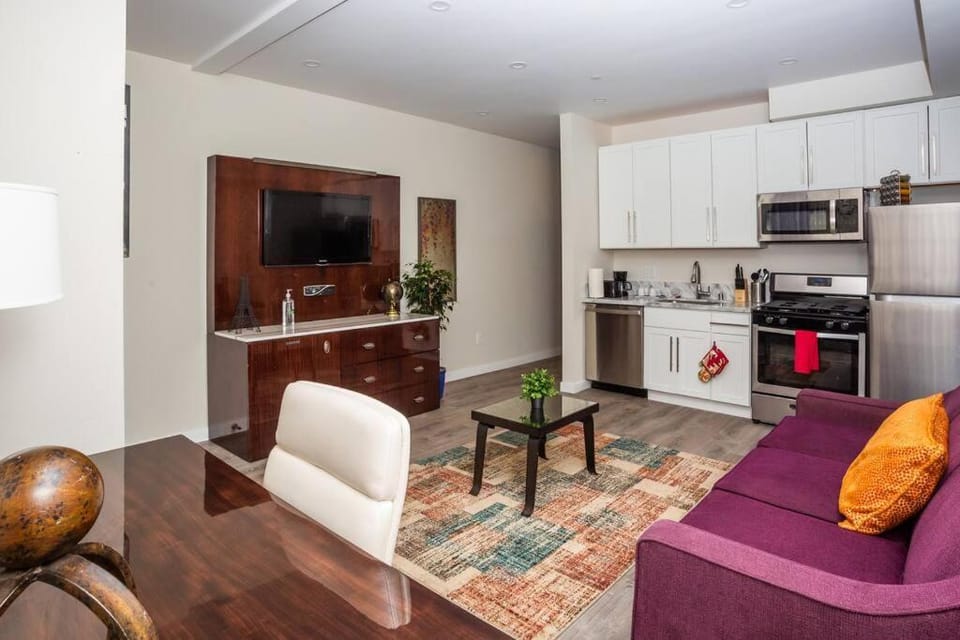 1 Bedroom Apartment with Luxurious Design in SD Apartment in San Diego