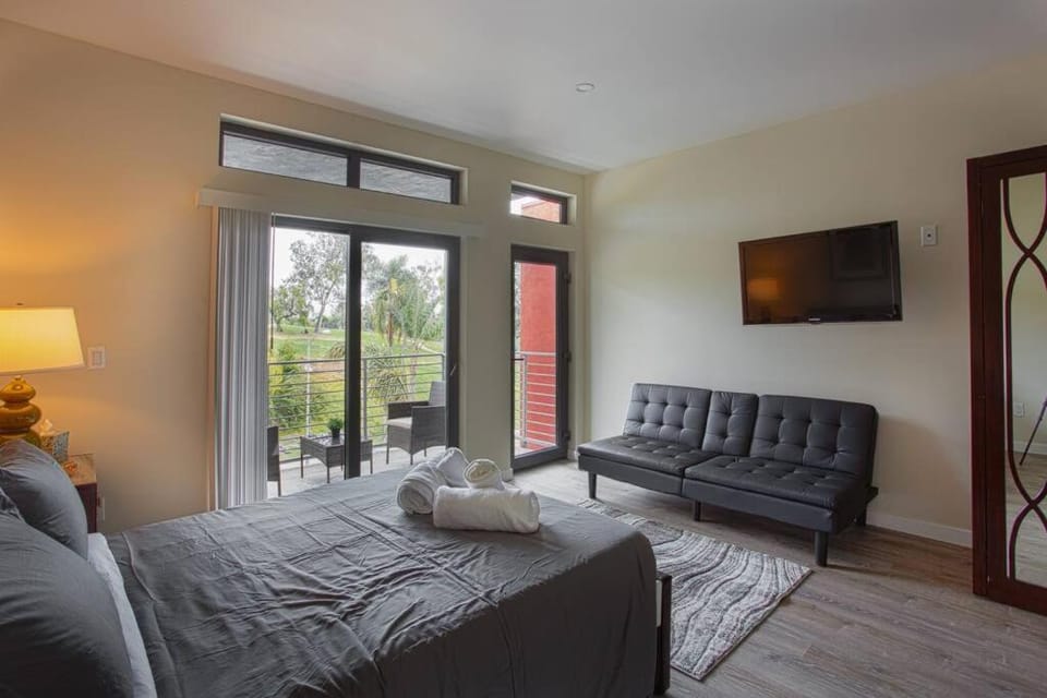 Explore San Diego-Balboa Park-Little Italy-Gaslamp Inn in San Diego
