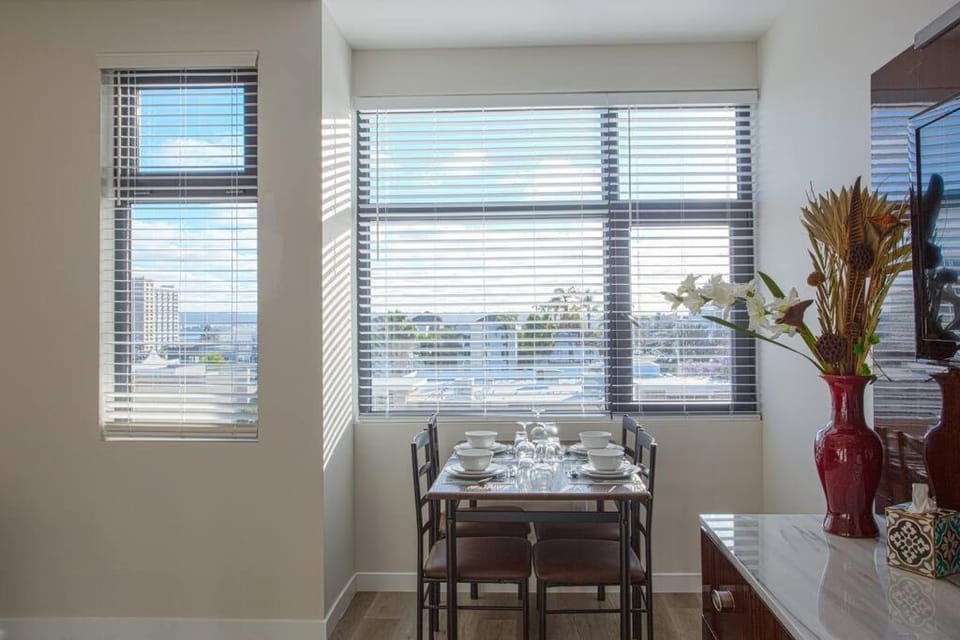 The Most Beautiful Bay View from 1 Bedroom Apt Inn in San Diego