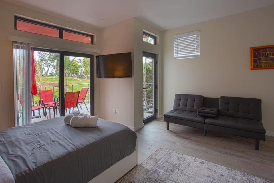 Explore Balboa Park From Your Cozy Studio w Patio Inn in San Diego