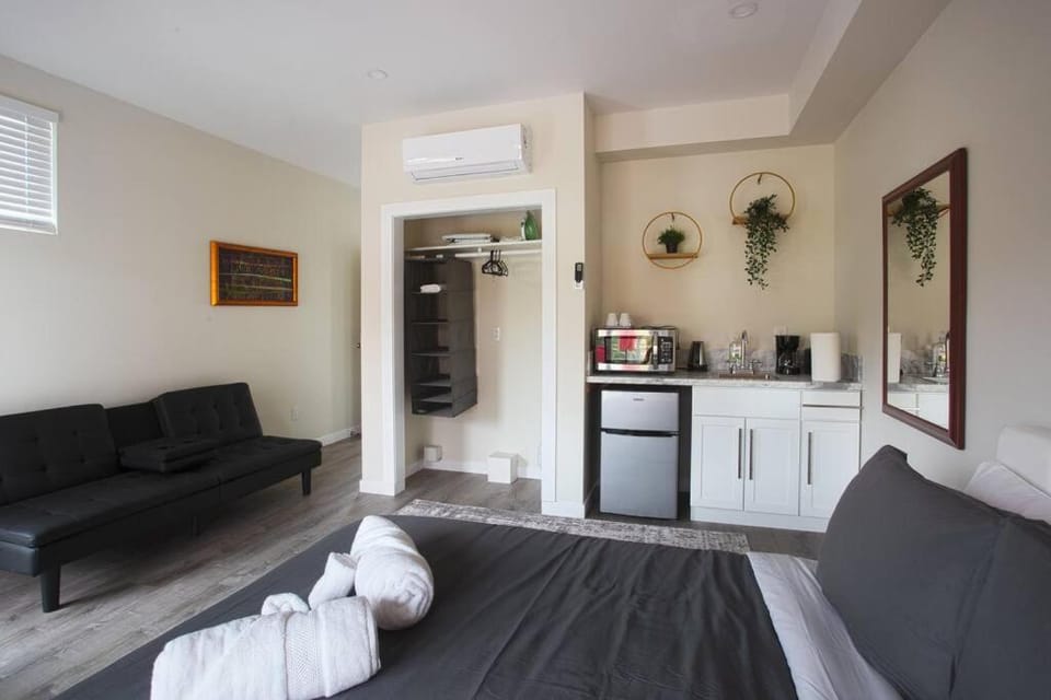 Explore Balboa Park From Your Cozy Studio w Patio Inn in San Diego