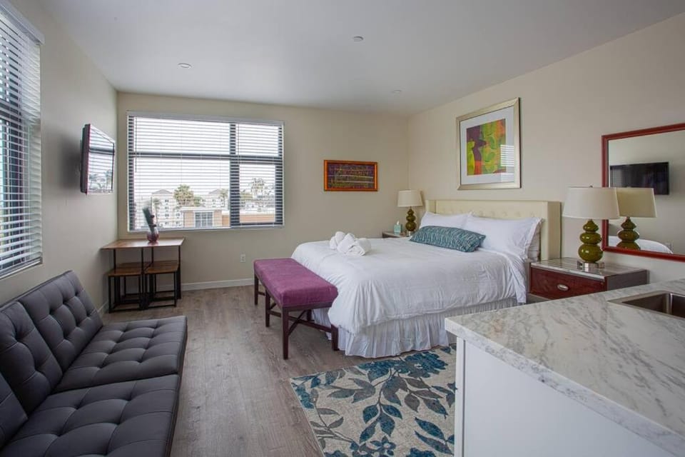 Modern, Luxurious and Prime location All in One Inn in San Diego