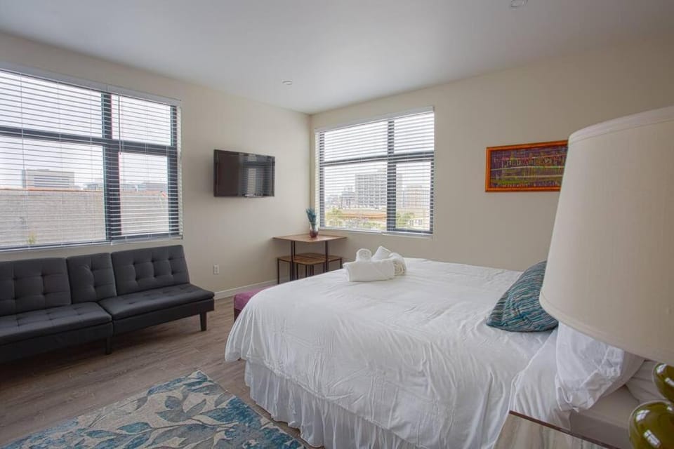 Modern, Luxurious and Prime location All in One Inn in San Diego