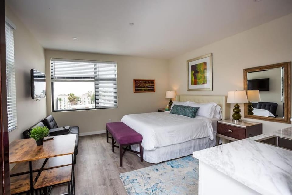 Premier Location with Great Scenic Downtown View Inn in San Diego