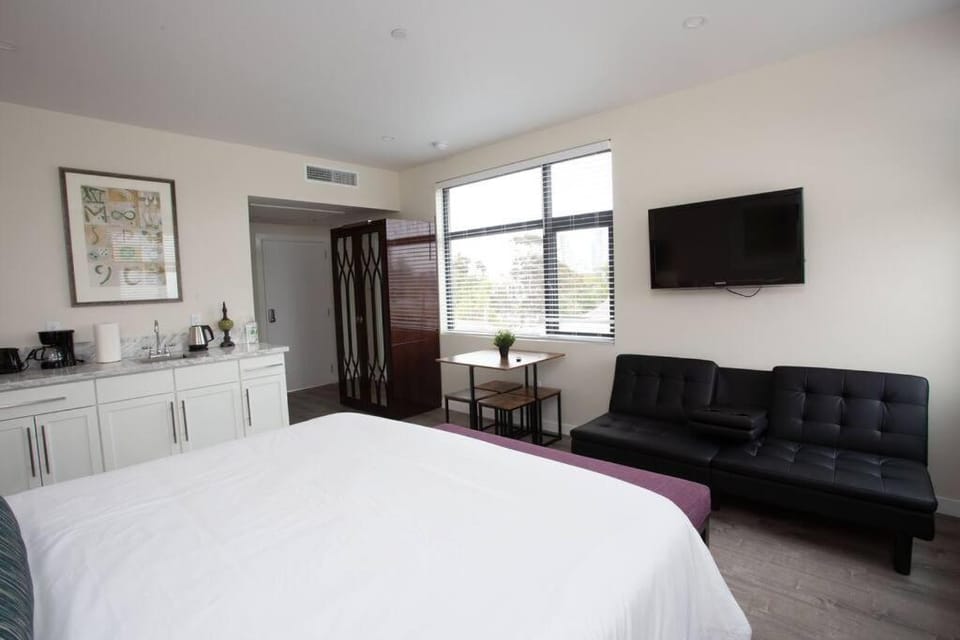 Premier Location with Great Scenic Downtown View Inn in San Diego