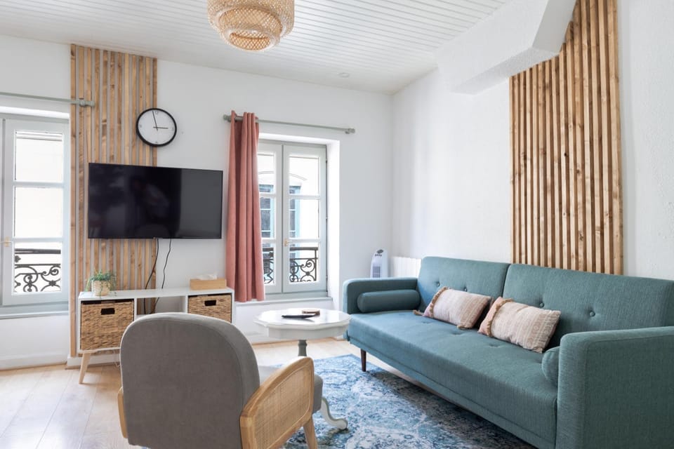 Communal lounge/ TV room, Living room, Seating area