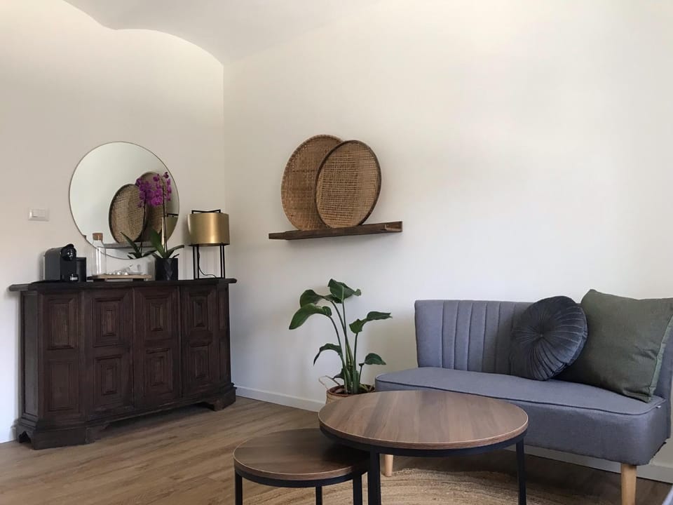 Coffee/tea facilities, Living room